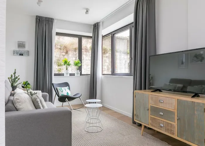 Riverside By Forever Apartment